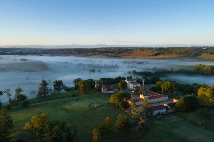 Photos 8 - Prestige - Elégant CHATEAU XIXs sur 70 ha, VUE PANORAMIQUE PYRÉNÉES, au bout d 'une allée,  Toulouse-Blagnac 1h30
