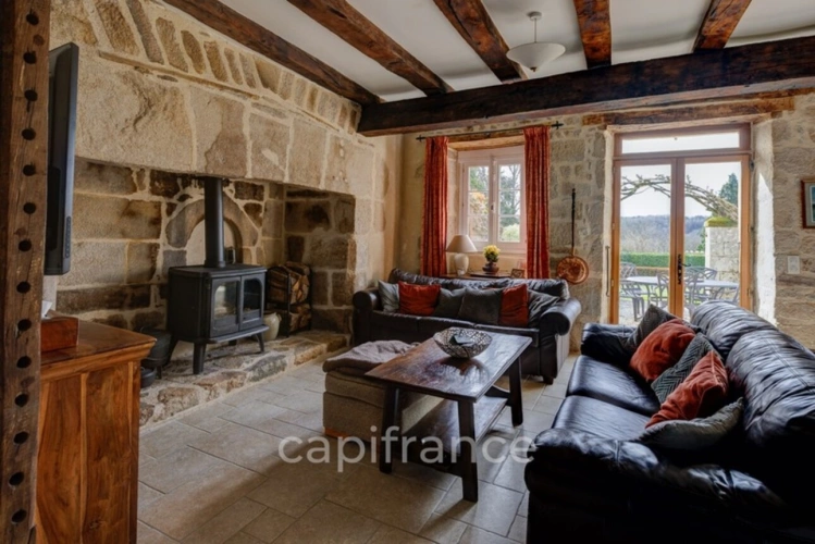 Photos 6 - Prestige - Propriété comprenant un château du 16eme siècle, une maison avec 3 chambres, un studio