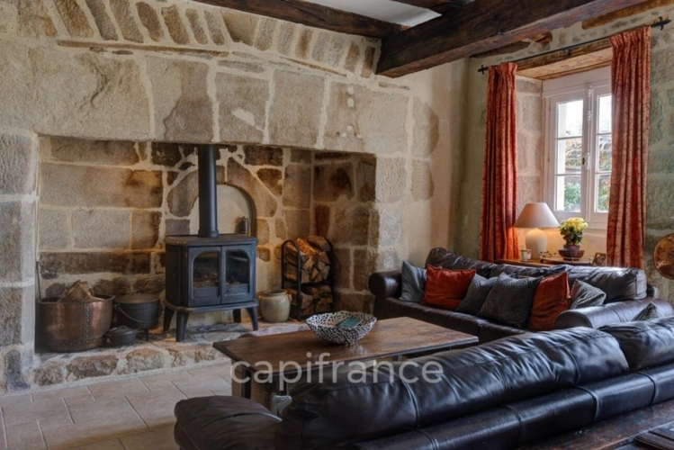 Photos 7 - Prestige - Propriété comprenant un château du 16eme siècle, une maison avec 3 chambres, un studio