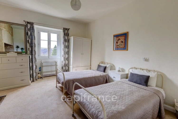 Photos 16 - Prestige - Propriété comprenant un château du 16eme siècle, une maison avec 3 chambres, un studio