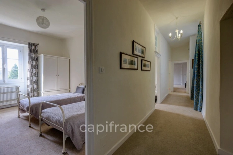 Photos 17 - Prestige - Propriété comprenant un château du 16eme siècle, une maison avec 3 chambres, un studio