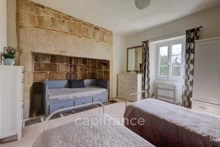 Photos 18 - Prestige - Propriété comprenant un château du 16eme siècle, une maison avec 3 chambres, un studio