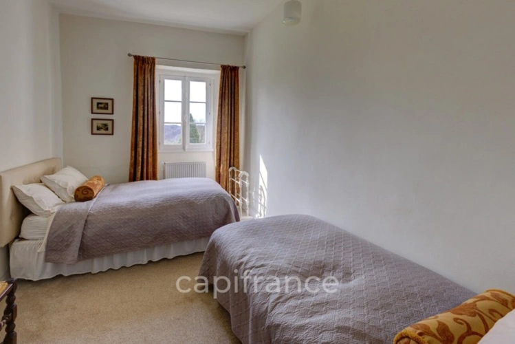 Photos 19 - Prestige - Propriété comprenant un château du 16eme siècle, une maison avec 3 chambres, un studio