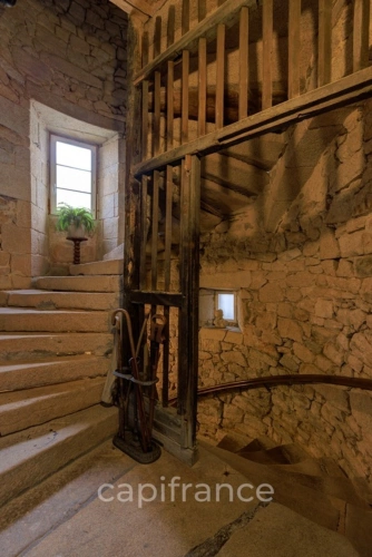 Photos 22 - Prestige - Propriété comprenant un château du 16eme siècle, une maison avec 3 chambres, un studio