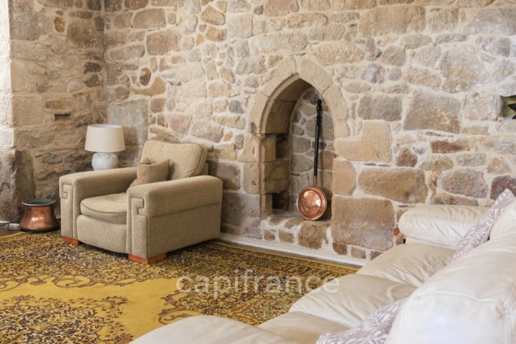Photos 31 - Prestige - Propriété comprenant un château du 16eme siècle, une maison avec 3 chambres, un studio