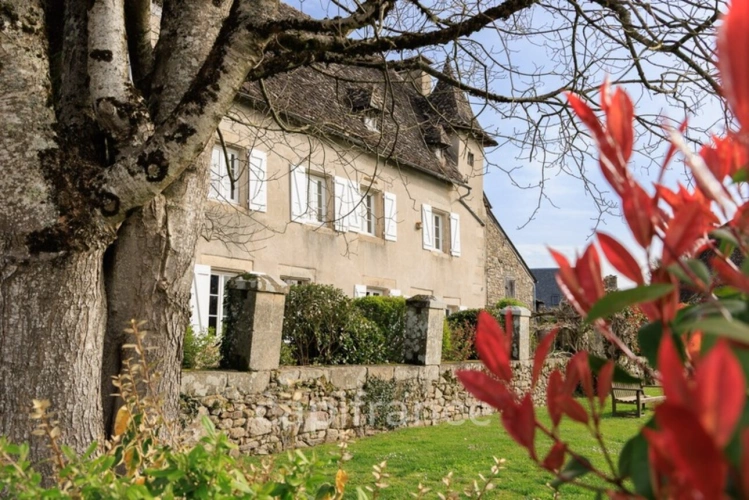 Photos 38 - Prestige - Propriété comprenant un château du 16eme siècle, une maison avec 3 chambres, un studio