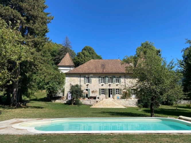 Photos 1 - Prestige - Château confidentiel au cœur d’un écrin naturel, un lieu hors du temps pour projets d’exception