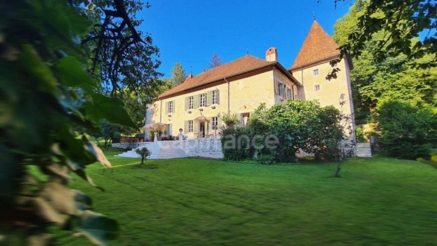 Photos 2 - Prestige - Château confidentiel au cœur d’un écrin naturel, un lieu hors du temps pour projets d’exception
