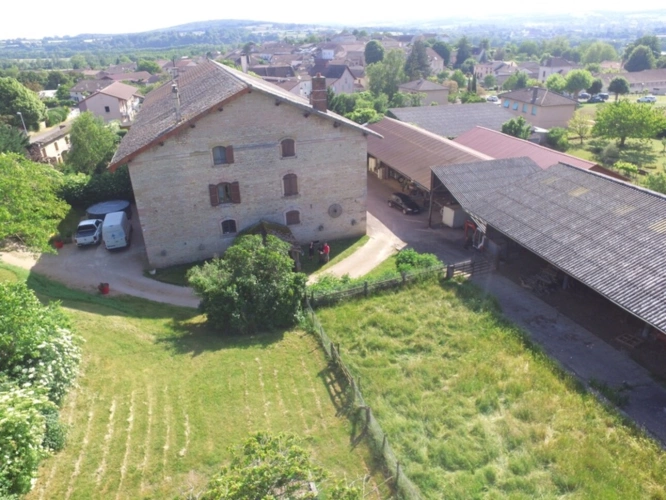 Photos 4 - Touristique - Dpt Saône et Loire (71), à vendre secteur Tournus Maison en pierre - ferme de maître sur environ 7 300 m2 de terrain à 490 000 €