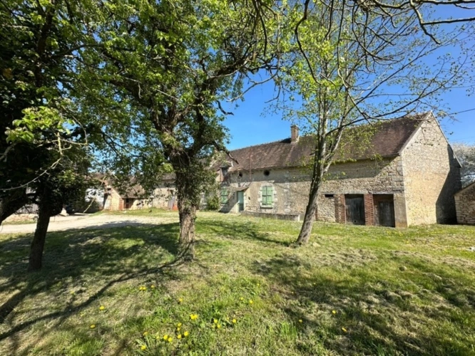 Photos 1 - Touristique - Ferrières proche à 3 mn - Corps de ferme de 5 bâtiments potentiel de 250 m2 environ sur Terrain de 2785 M2
