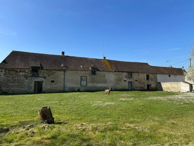 Photos 5 - Touristique - Ferrières proche à 3 mn - Corps de ferme de 5 bâtiments potentiel de 250 m2 environ sur Terrain de 2785 M2