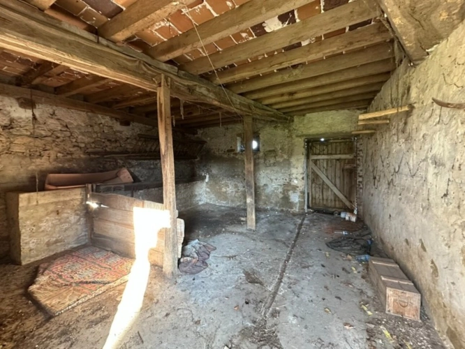 Photos 9 - Touristique - Ferrières proche à 3 mn - Corps de ferme de 5 bâtiments potentiel de 250 m2 environ sur Terrain de 2785 M2