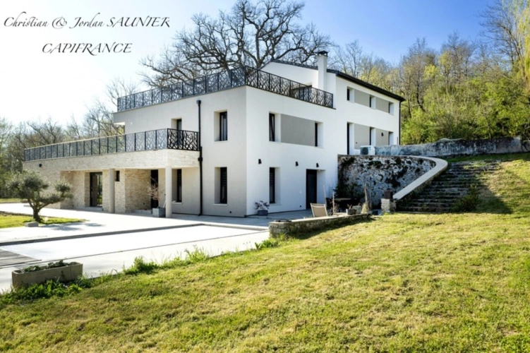 Photos 1 - Prestige - À VENDRE - MOULIN D’EXCEPTION À REVEL – PROPRIÉTÉ DE CHARME RÉNOVÉE SUR 11 HA AVEC PISCINE, ÉTANG, PHOTOVOLTAÏQUE & POTENTIEL HYDROÉLECTRIQUE à REVEL (31)
