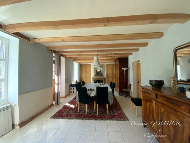 Photos 10 - Prestige - A NOIRETABLE (42)   BELLE PROPRIETE  de 275 M2 avec piscine chauffée , étang, dépendance, TERRAIN de 9000 M2