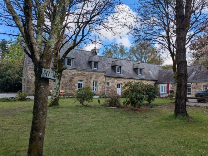 Photos 1 - Équestre - LE SAINT PROPRIETE COMPOSEE D'UNE LONGERE ET DEPENDANCES DE 185M² ENVIRON PARCELLE DE 6 HECTARES 4