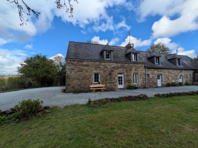 Photos 4 - Équestre - LE SAINT PROPRIETE COMPOSEE D'UNE LONGERE ET DEPENDANCES DE 185M² ENVIRON PARCELLE DE 6 HECTARES 4