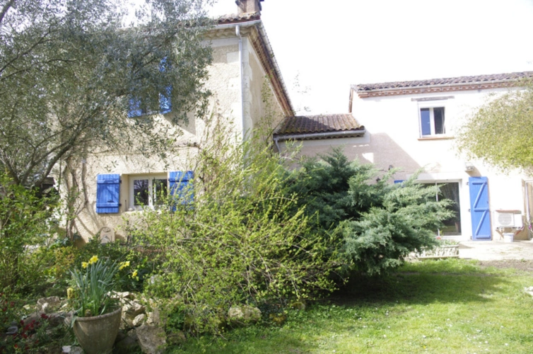 Photos 1 - Touristique - SAINT JEAN POUTGE, à vendre propriete de charme 8 pièces + potentiel gîtes indépendants sur 7.4 ha de terrain