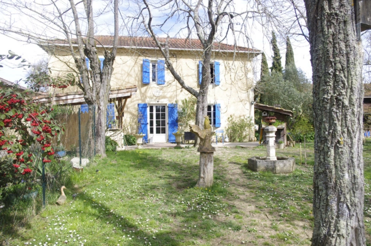 Photos 3 - Touristique - SAINT JEAN POUTGE, à vendre propriete de charme 8 pièces + potentiel gîtes indépendants sur 7.4 ha de terrain