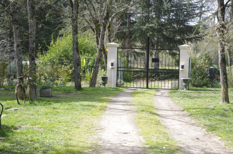 Photos 4 - Touristique - SAINT JEAN POUTGE, à vendre propriete de charme 8 pièces + potentiel gîtes indépendants sur 7.4 ha de terrain