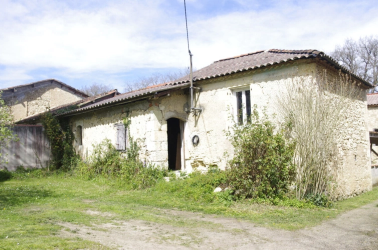 Photos 6 - Touristique - SAINT JEAN POUTGE, à vendre propriete de charme 8 pièces + potentiel gîtes indépendants sur 7.4 ha de terrain