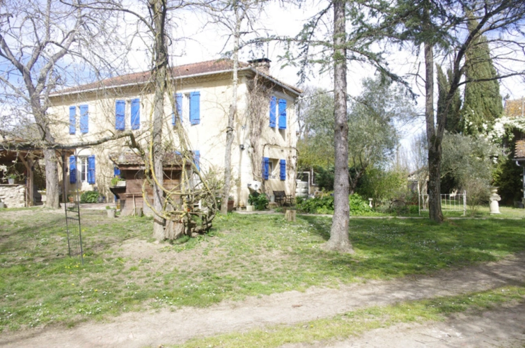 Photos 9 - Touristique - SAINT JEAN POUTGE, à vendre propriete de charme 8 pièces + potentiel gîtes indépendants sur 7.4 ha de terrain