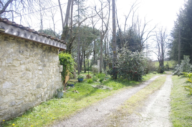 Photos 12 - Touristique - SAINT JEAN POUTGE, à vendre propriete de charme 8 pièces + potentiel gîtes indépendants sur 7.4 ha de terrain