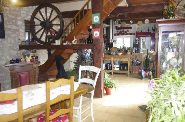 Photos 17 - Touristique - SAINT JEAN POUTGE, à vendre propriete de charme 8 pièces + potentiel gîtes indépendants sur 7.4 ha de terrain