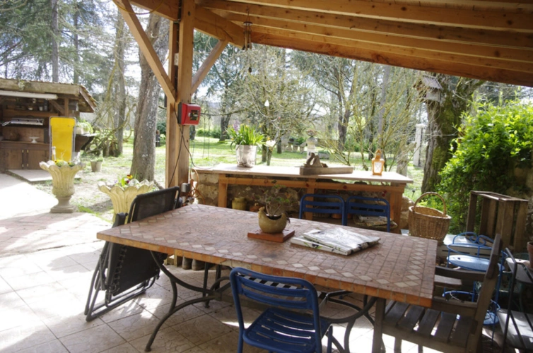 Photos 25 - Touristique - SAINT JEAN POUTGE, à vendre propriete de charme 8 pièces + potentiel gîtes indépendants sur 7.4 ha de terrain