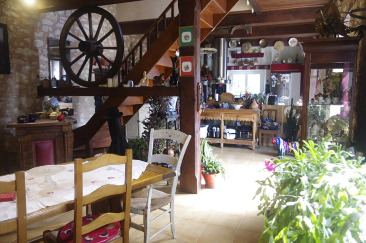 Photos 40 - Touristique - SAINT JEAN POUTGE, à vendre propriete de charme 8 pièces + potentiel gîtes indépendants sur 7.4 ha de terrain