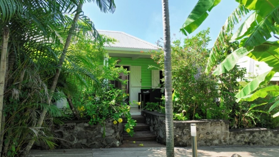 Photos 12 - Prestige - Magnifique propriété avec une villa, un studio et 6 bungalows à vendre LA RIVIERE (974)