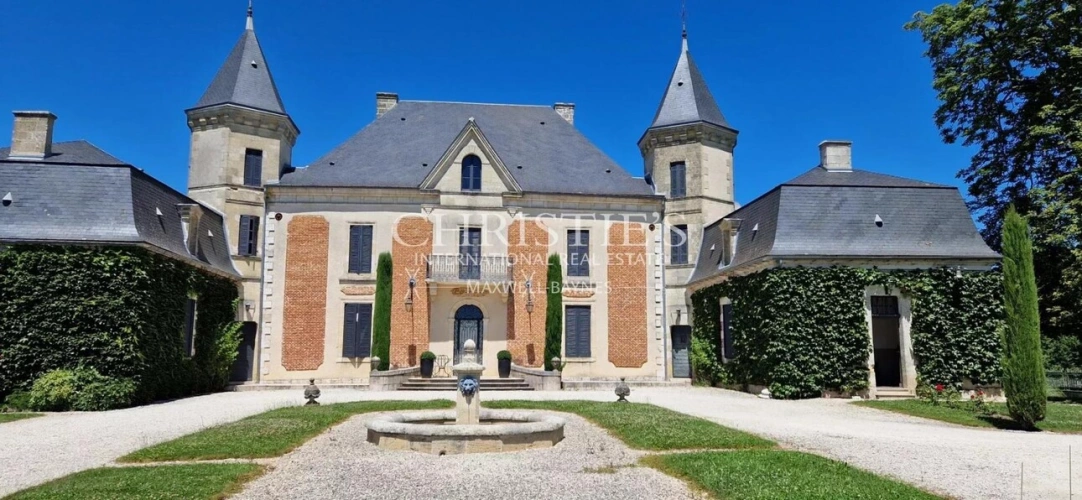 Photos 1 - Équestre - A vendre à Sainte Foy la Grande, magnifique propriété viticole et équestre, 80 ha de vignes et 35ha de bois