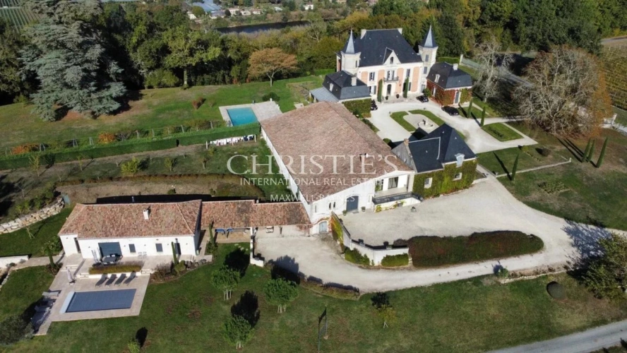 Photos 4 - Équestre - A vendre à Sainte Foy la Grande, magnifique propriété viticole et équestre, 80 ha de vignes et 35ha de bois