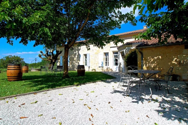 Photos 3 - Viticole - Sublime propriété viticole de 3.21 ha près de Bordeaux - Clé en main !