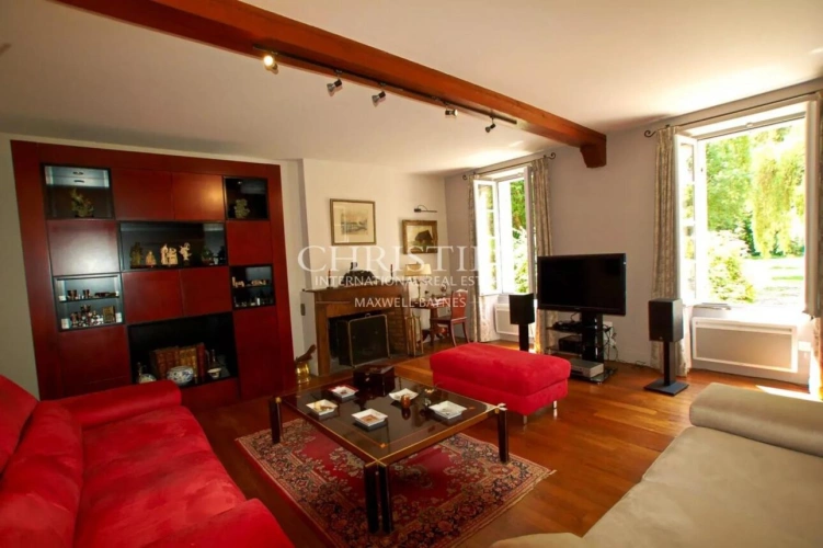 Photos 7 - Prestige - Charmante propriété dans le Médoc avec une maison principale, un gite, une annexe et une piscine