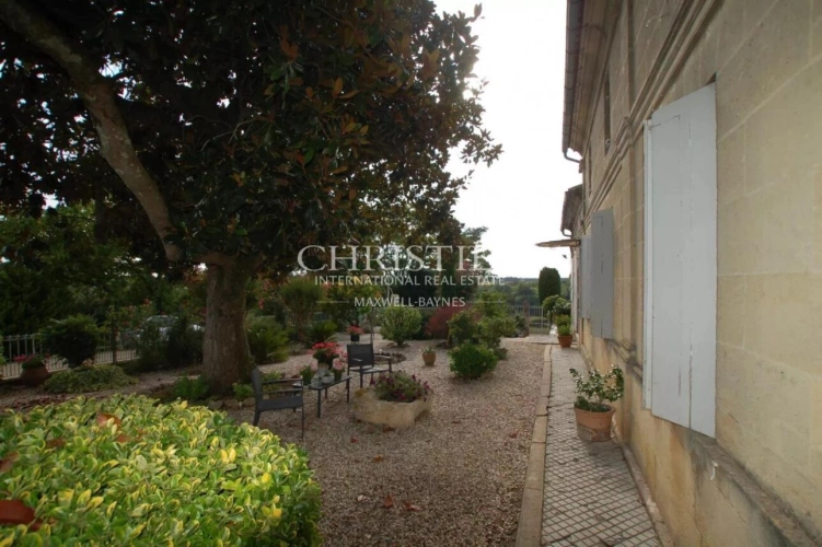 Photos 5 - Viticole - A vendre belle propriété de 18 ha avec une position dominante - Top terroir - A 35 mn de Bordeaux