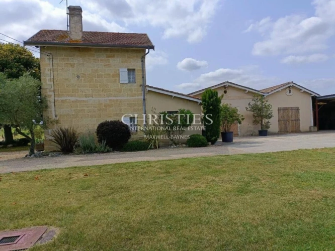 Photos 2 - Viticole - A vendre charmante propriété viticole de 8 ha près de Saint-Emilion