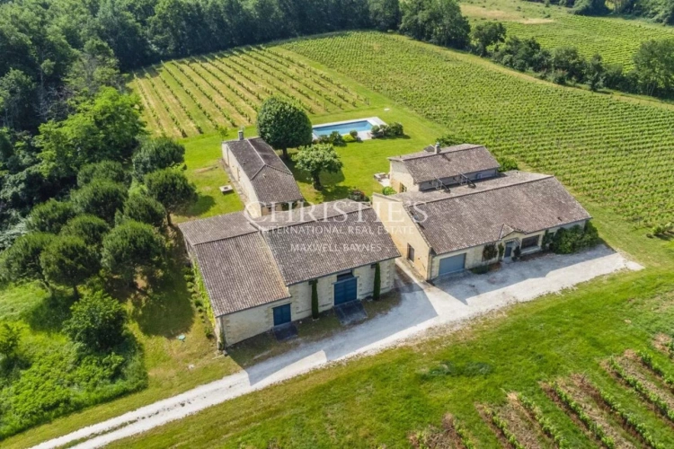 Photos 29 - Viticole - Deux maisons en pierre entièrement rénovées avec dépendances et petit vignoble à 15 min de Saint-Emilion
