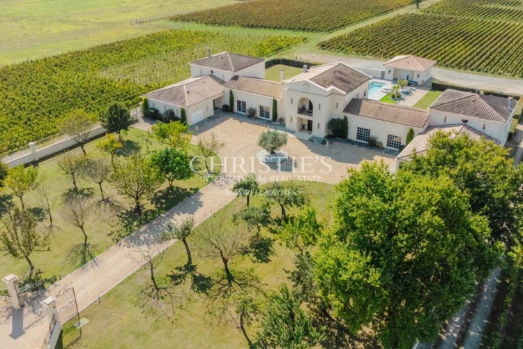 Photos 1 - Touristique - Impressionnante propriété de 6.5 ha - Vignoble en AOC Haut Médoc - Oenotourisme