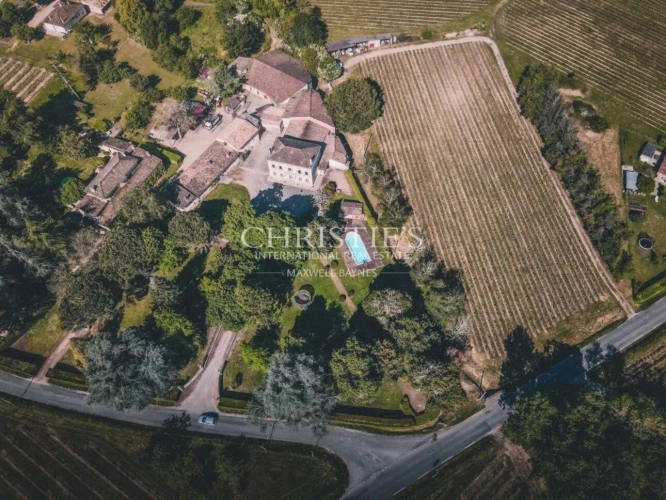 Photos 2 - Viticole - A vendre domaine viticole familiale avec une belle superficie viticole, une demeure de charme, gîte et bâtiments d’exploitation