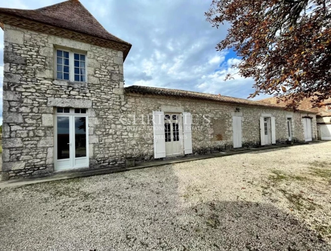 Photos 1 - Viticole - A vendre, à 15 min de Bergerac, Propriété familiale et son vignoble de 13ha, AOC Bergerac