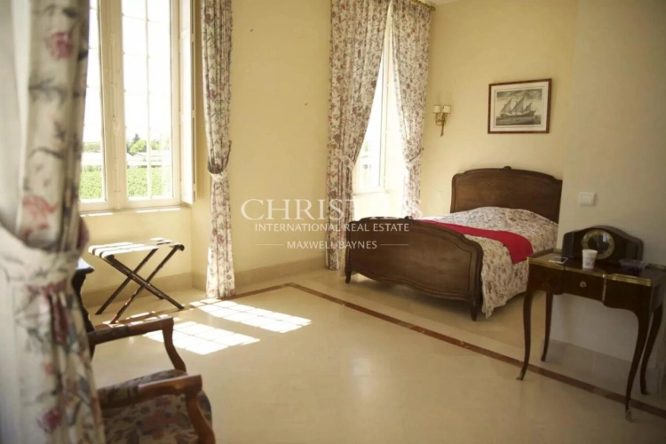 Photos 9 - Viticole - Beau Château à vendre avec 1 ha en AOC Médoc