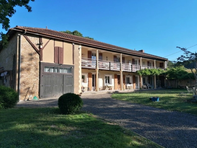 Photos 42 - Prestige - MIELAN 6 minutes: PROPRIETE de CHARME XVIIIs avec VUE, 5 chambres, garage, 1hectare, piscine, rénovation de qualité pour famille ou /et chambres d hôtes