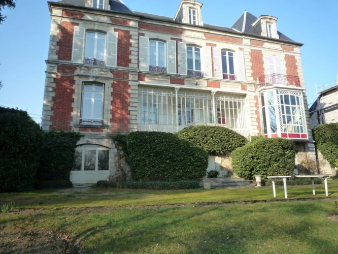 Photos 23 - Prestigious - Department Aisne (02), CHATEAU THIERRY center, 1850 residence of 600 m² of living space and enclosed