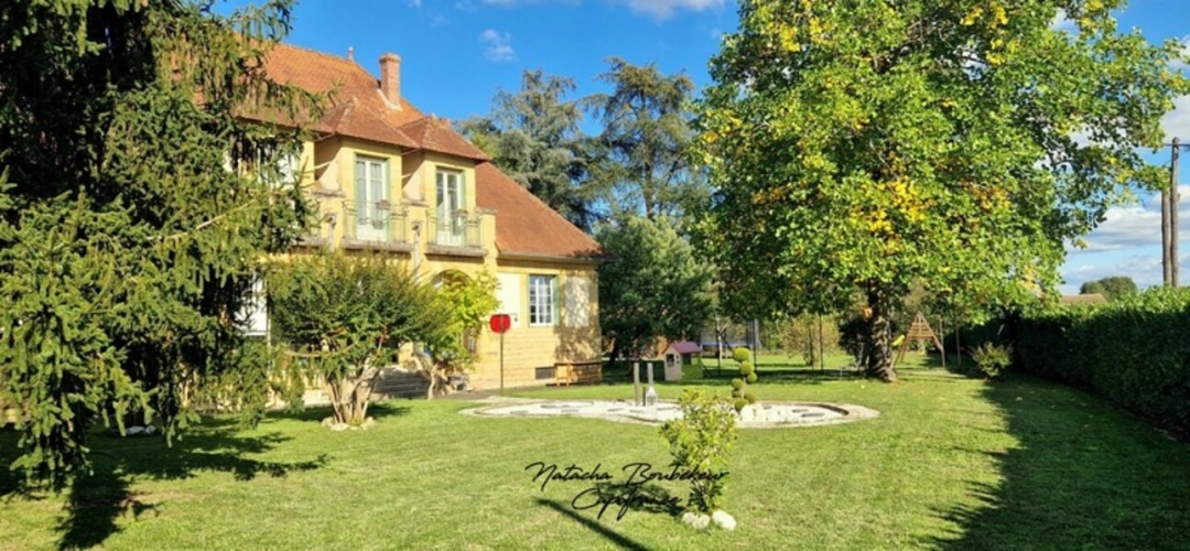Photos 23 - Prestige - Maison de maître au bord de la Dordogne, 297 m2, 10 p, avec dépendances + piscine