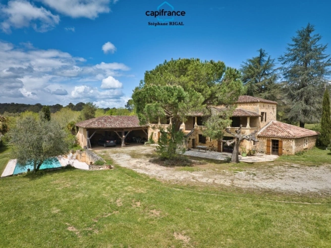 Photos 4 - Équestre - Propriete à vendre 7 pièces FUMEL (47) Propriété de 230m2 sur 11ha de prairie et de bois. Piscine et lac