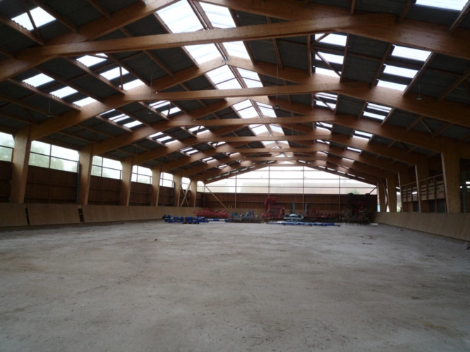 Photos 1 - Équestre - FERE EN TARDENOIS, à vendre grand bâtiment en lamellé colé  de 1800 m2 (60X30) sur un terrain de 2855 m2