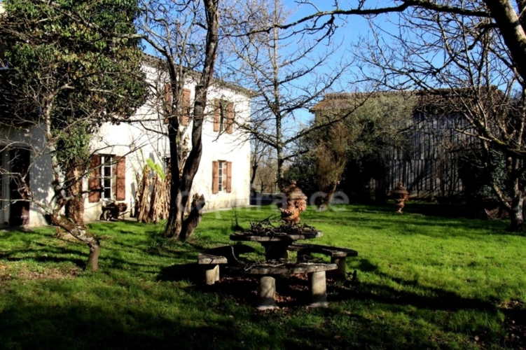 Photos 4 - Prestige - Propriété agricole avec maison de 205 m2, grange de 415 m2 et ancien séchoir à tabac de 270 m2 à vendre à FLEURANCE (32), sur terrain de 15 800 m2