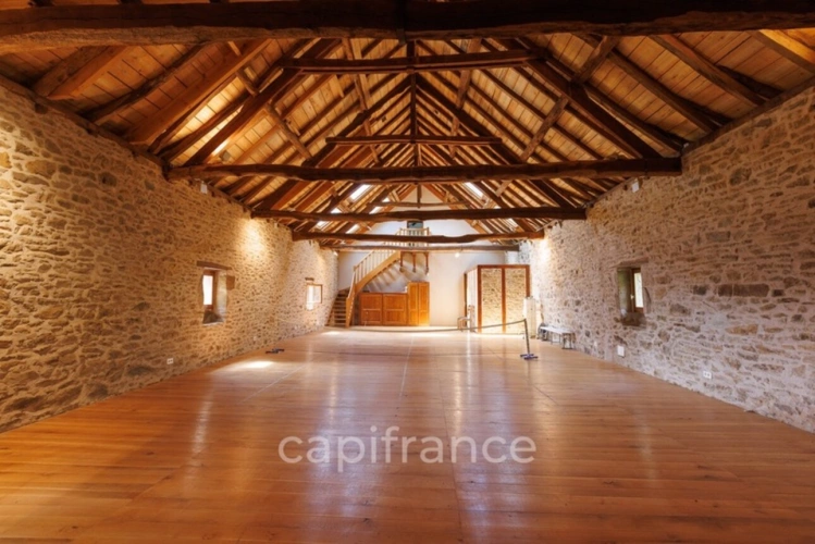 Photos 22 - Prestige - Vaste Propriété avec magnifique vue sur Najac, 15 chambres, piscine, tennis