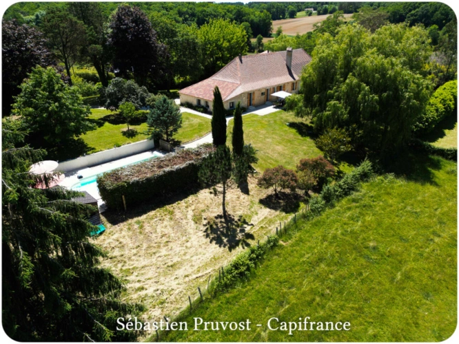 Photos 23 - Prestige - Propriété à vendre 7 pièces LES LECHES (24) 200m², 5 chambres, Terrain 10000m², Grange 150 m², Piscine, Sans travaux