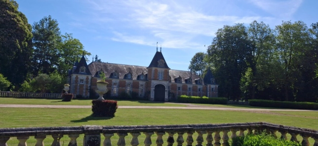 Photos 3 - Prestige - Château du XVIIIème à 1h10 de Paris. Conçu pour accueillir activités professionnelles et vie familiale indépendante